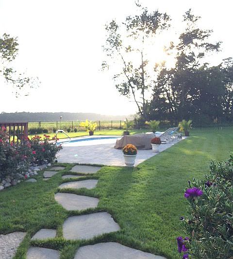 2nd image of 7 Southwood Shores Dr