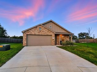 1404 Beach Dr, Azle, TX 76020