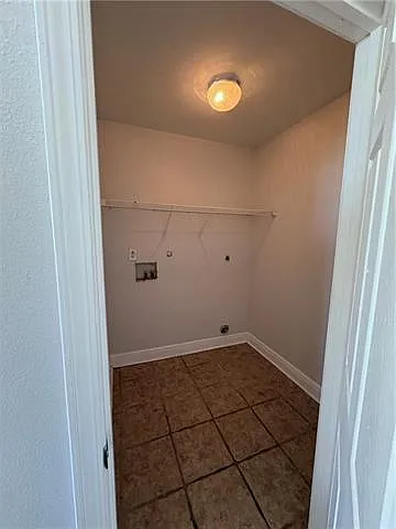 86 Derek Ln — Photo 7