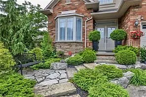 5 bed, $4,200 — Photo 1