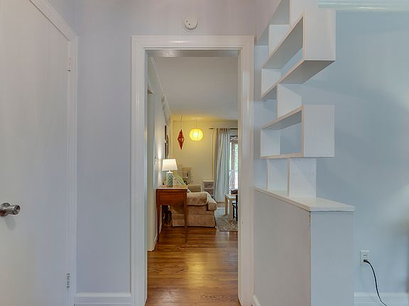 4th image of 106 Windemere Dr