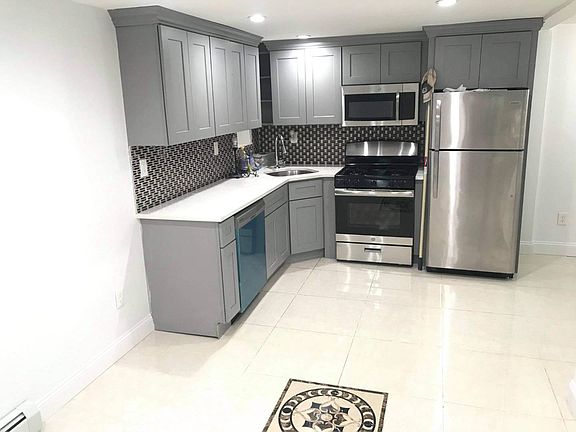 2nd image of 416 Bedford Ave Floor 1-3