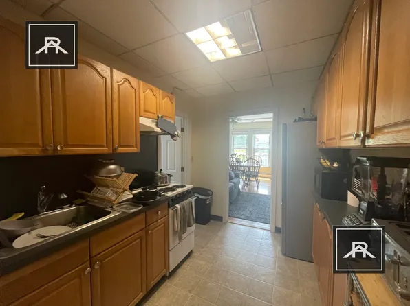 62 Walden St #3, Cambridge, MA 02140