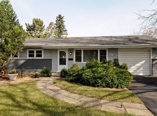 240 Lafayette Ln, Hoffman Estates, IL 60169