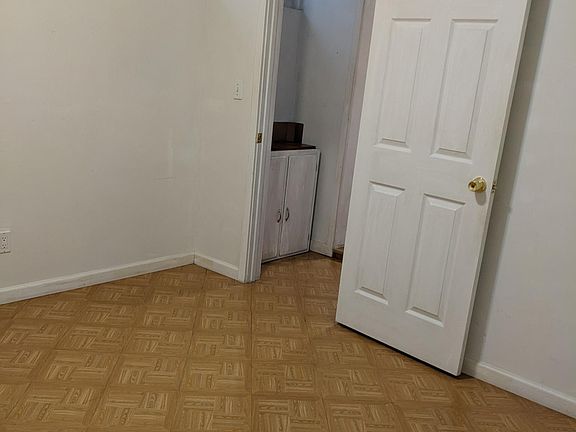 4th image of 425 Garfield St