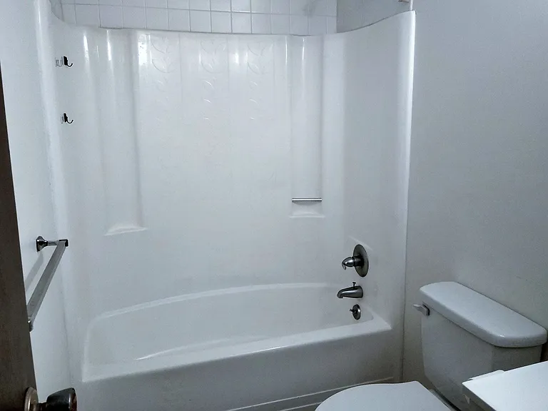 Tanglewood Apartments — Photo 33