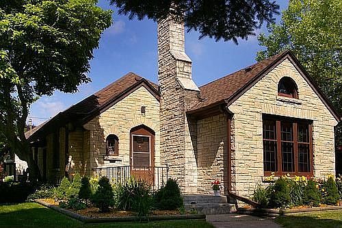 1st image of 612 Lake Dr