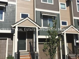 10451 NE Park Ridge Way, Hillsboro, OR 97006