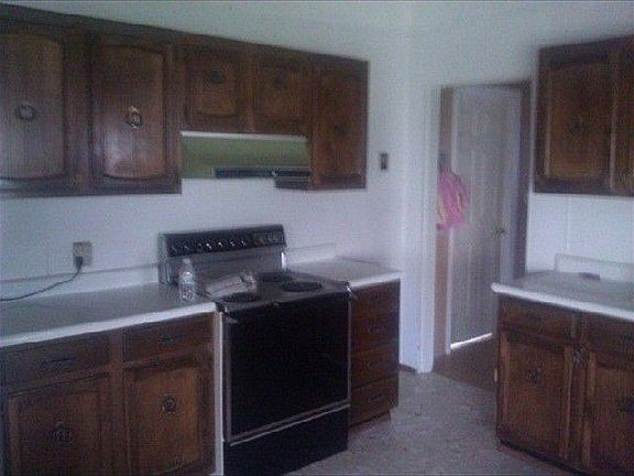 2nd image of 206 W Walnut St