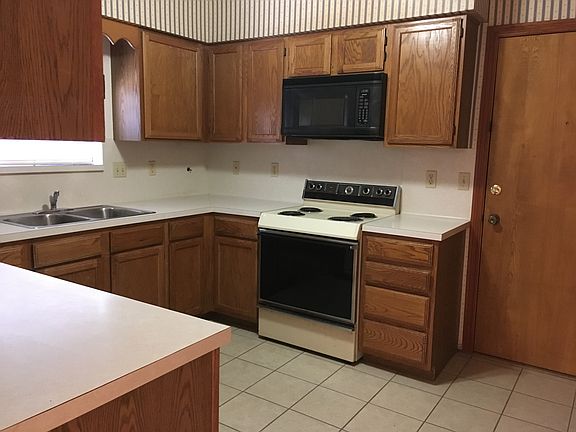 5th image of 1809 Palm Valley Dr E