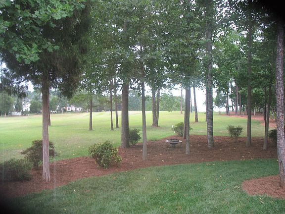 View of the 5th green of NorthStone golf club