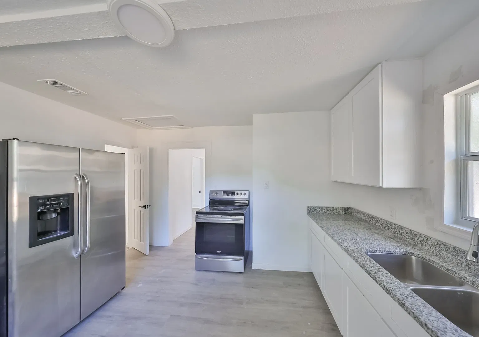 Remodeled 2 Bed 1 Bath Home Rental — Photo 3