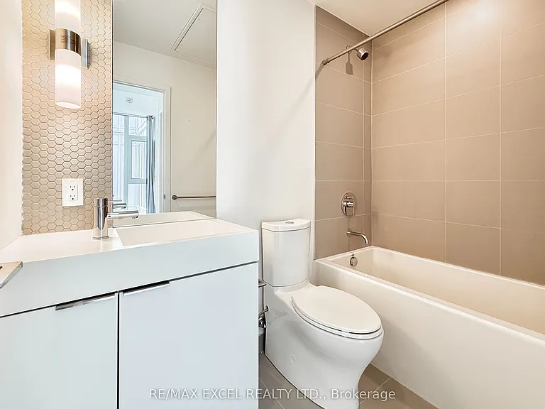 33 Helendale Ave #1012 — Photo 15