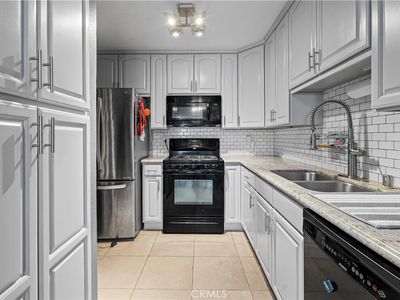 22141 Burbank Blvd Unit 4, Woodland Hills, CA, 91367