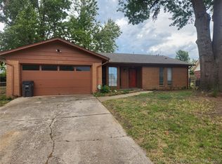 11039 E 26th Pl, Tulsa, OK 74129