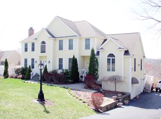 77 Albee Rd, Uxbridge, MA 01569