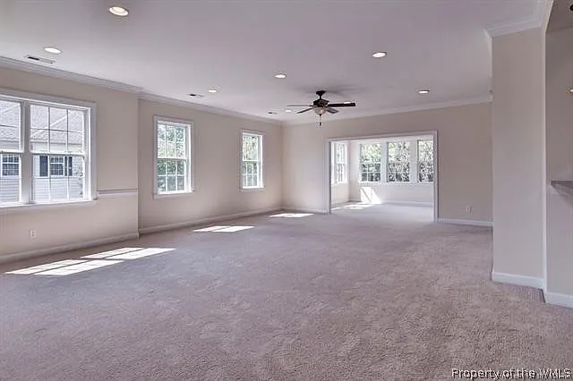 202 Braemar Crk — Photo 2