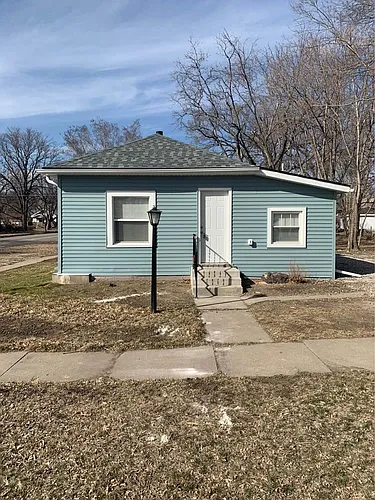 1004 Peach St Photo 1