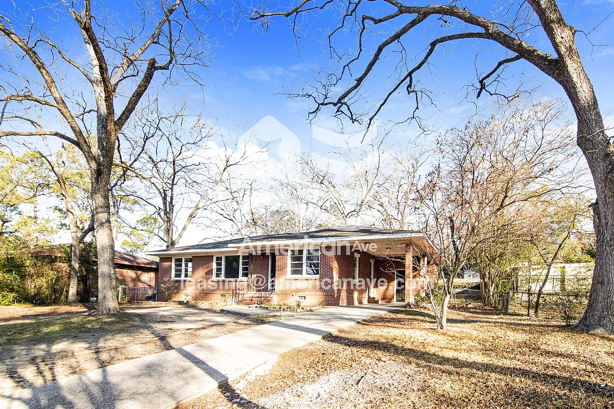 1494141_002_front_view_2.jpg - 3465 Matilda Ln