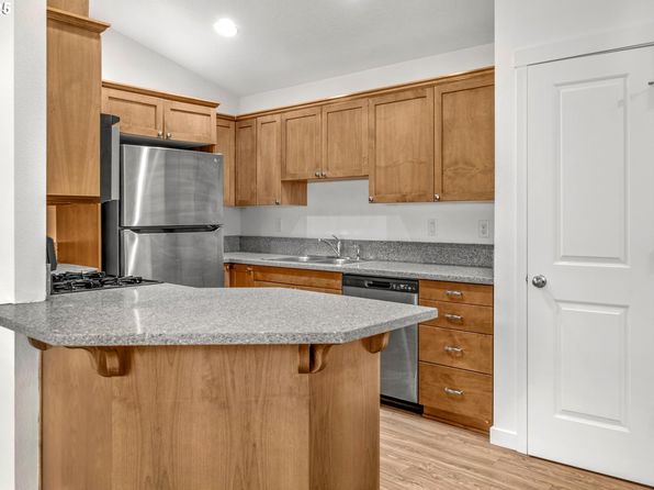 salem-oregon-2101567058 picture