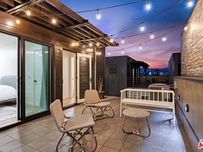 115 N Manhattan Pl, Los Angeles, CA, 90004