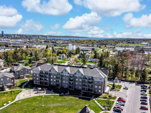 45 Ferndale Dr S #405, Barrie, ON L4N 5W7