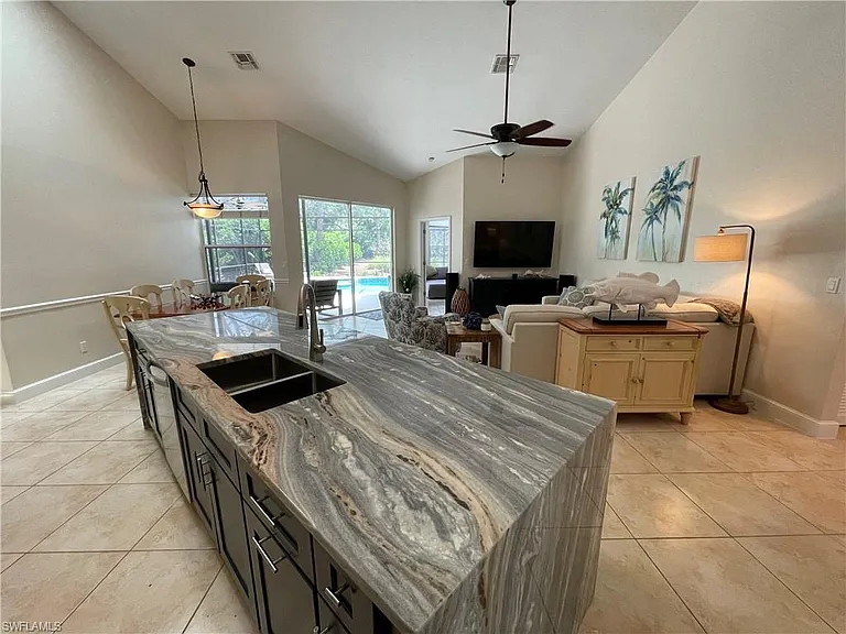25260 Bay Cedar Dr — Photo 6