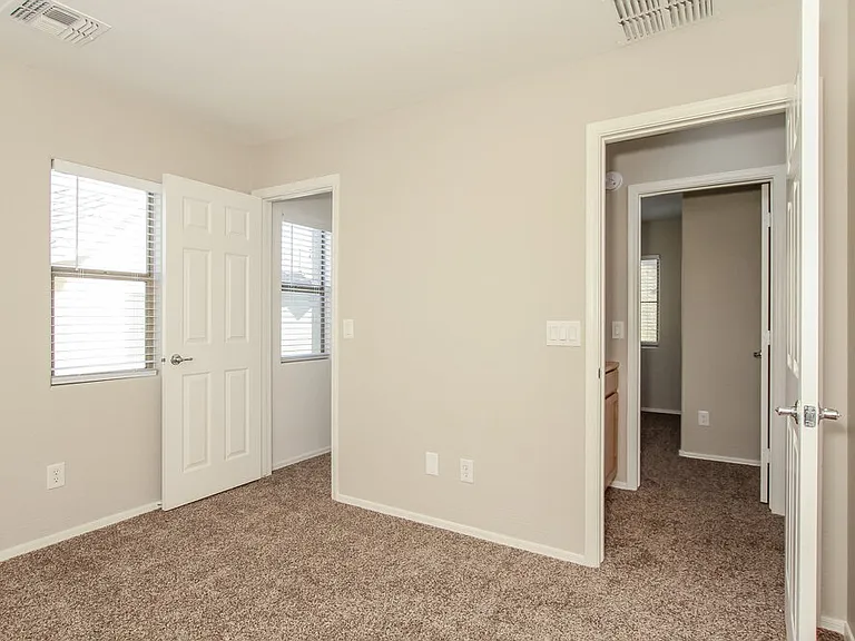 4665 E Olney Ave — Photo 13