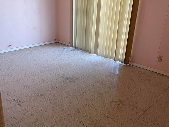2nd image of 2401 San Francisco Ave