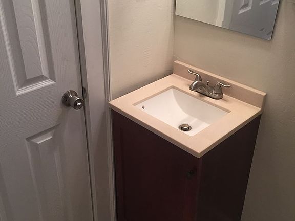 4th image of 303 Dinwiddie St APT 2