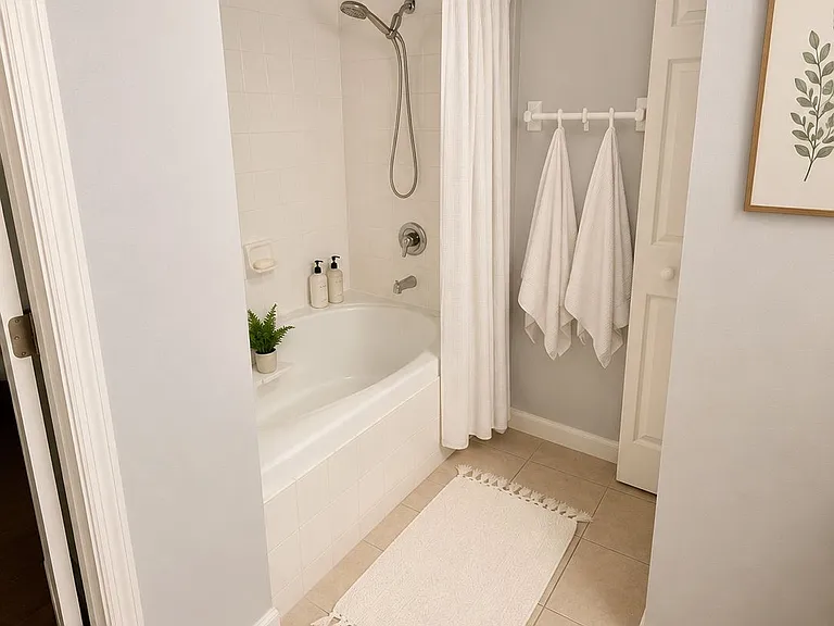 Full Bathroom Master Room 1