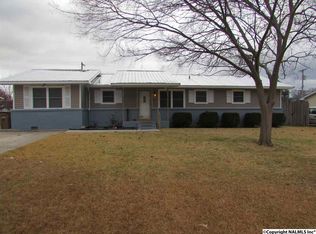 320 Bobwhite Dr SW, Decatur, AL 35601