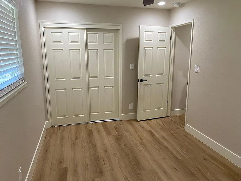 2640 Murray St — Photo 15
