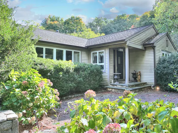 110 Long Lots Road, Westport, CT 06880