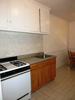 Rented by Velsor Realty | media 9