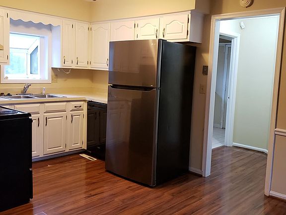 5th image of 1107 Amherst Ave