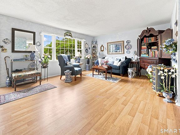 4th image of 774 Long Hill Road #774