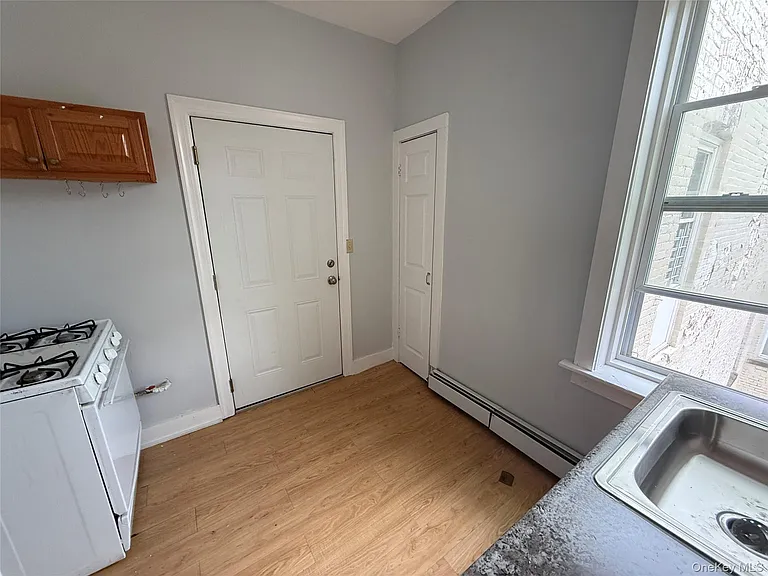 60 Carroll St #D8 — Photo 6