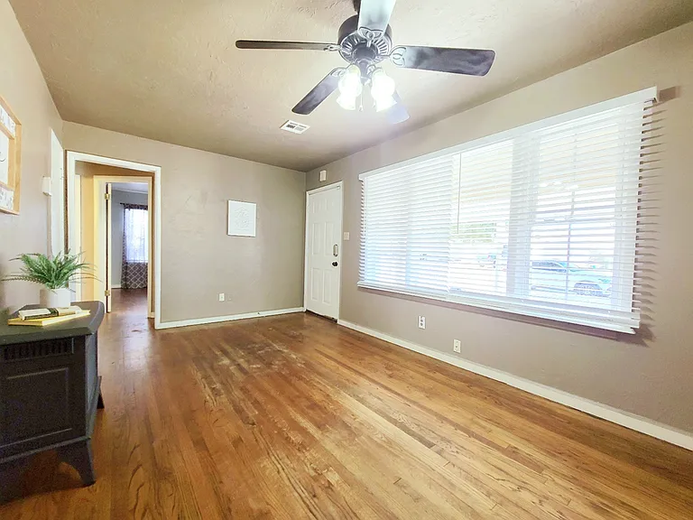 3512 N Holman Ct — Photo 10