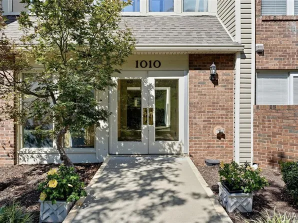 1010 Thoreau Ct APT 207, Saint Louis, MO 63146