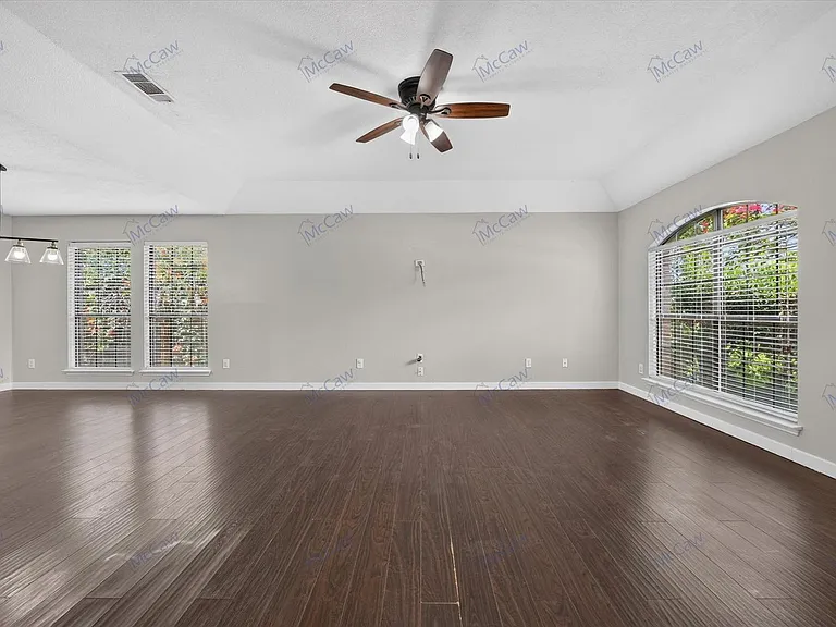 7001 Bentley Ave — Photo 6