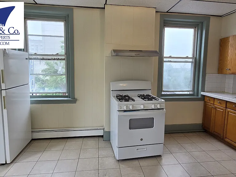 174 Gove St #3 — Photo 1