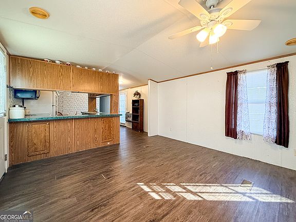 3rd image of 1177 Twin River Orchard Rd