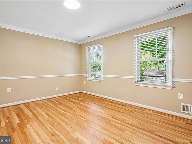 1710 Chesterford Way — Photo 36