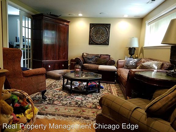 2nd image of 7223 N Oakley Ave APT 1W