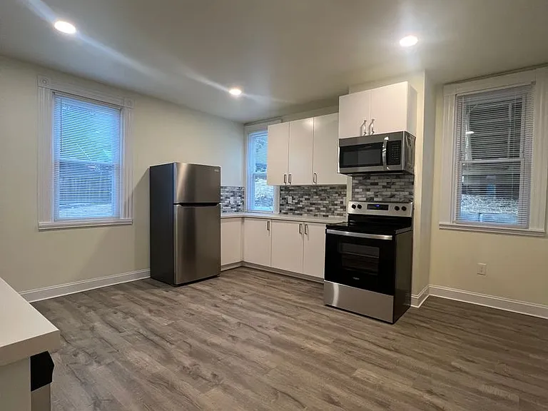 2217 Spring St #1 — Photo 9