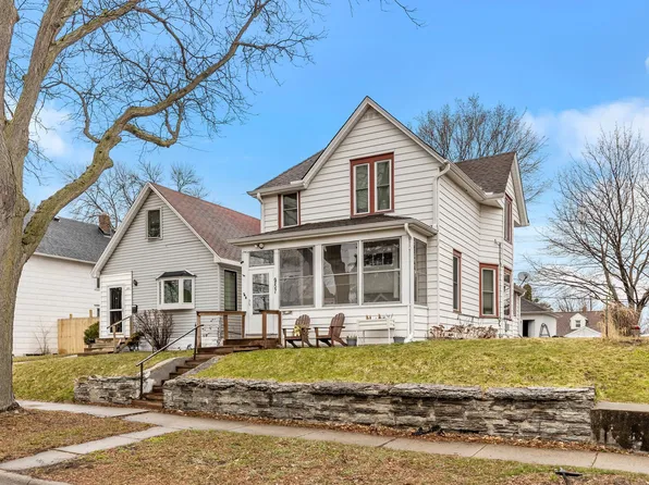 957 Rose Ave E, Saint Paul, MN 55106