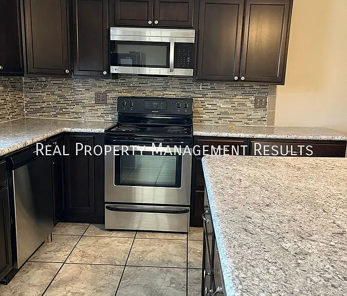 4002 Petes Ct #4002 — Photo 6