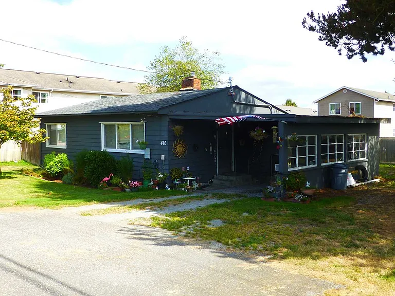416 N Laventure Rd — Photo 1