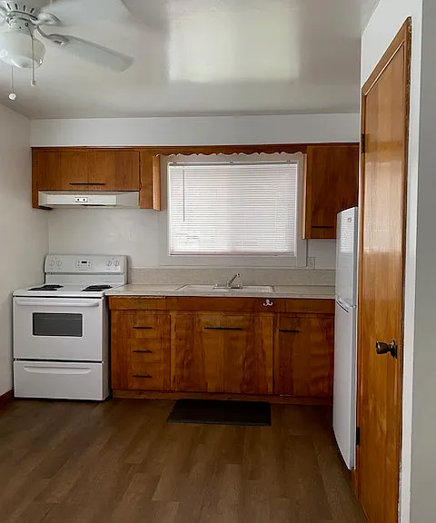 1270 Ruge St NW — Photo 3